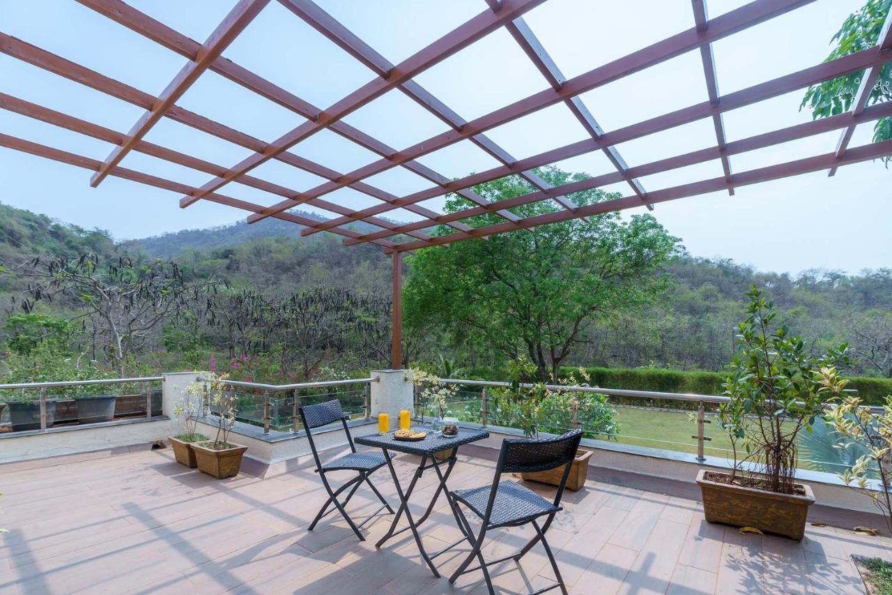 The Leaf By Stayvista - An Enchanting Escape Offering A Pool, Terrace, Lush Lawn, Contemporary Interiors, And Indoor Games آليباغ المظهر الخارجي الصورة