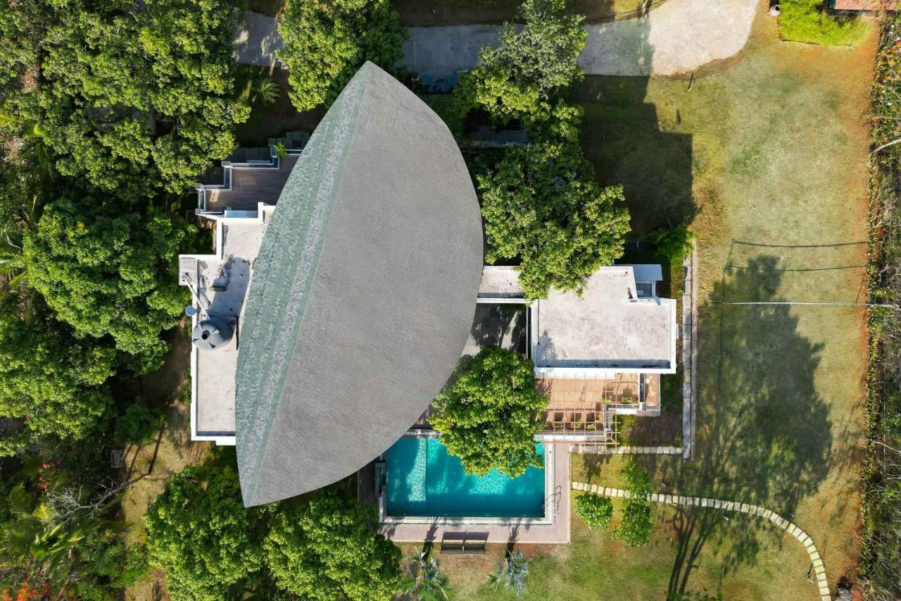 The Leaf By Stayvista - An Enchanting Escape Offering A Pool, Terrace, Lush Lawn, Contemporary Interiors, And Indoor Games آليباغ المظهر الخارجي الصورة